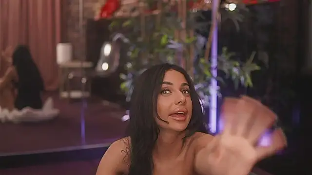 VanessaVosss Adlı Modelin Canlı XXX Sohbeti