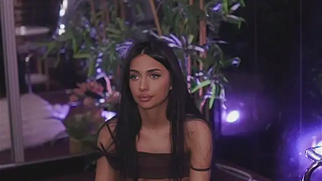 VanessaVosss Adlı Modelin Canlı XXX Sohbeti