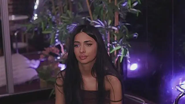 VanessaVosss Adlı Modelin Canlı XXX Sohbeti