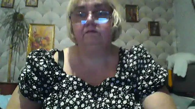 MarinaFarina53's Webcam Show