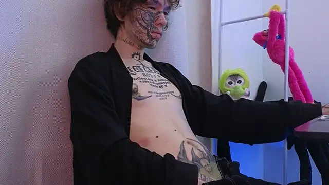 Emo___boy webkamerás műsora