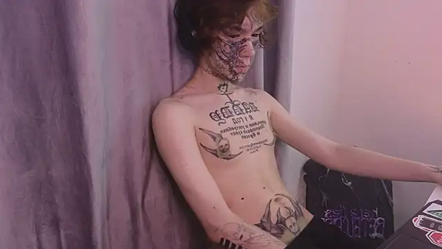 Emo___boy Show in webcam