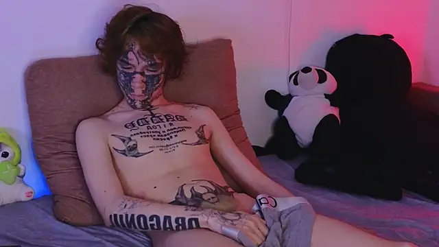 Emo___boy webkamerás műsora