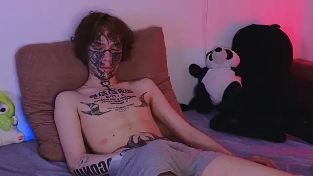 הופעת וובקאם של Emo___boy