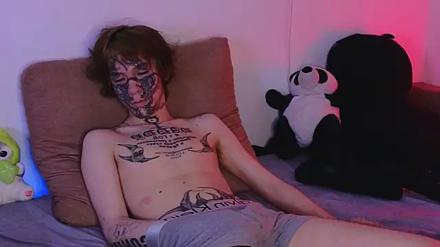 Pokazy przed kamerką – Emo___boy