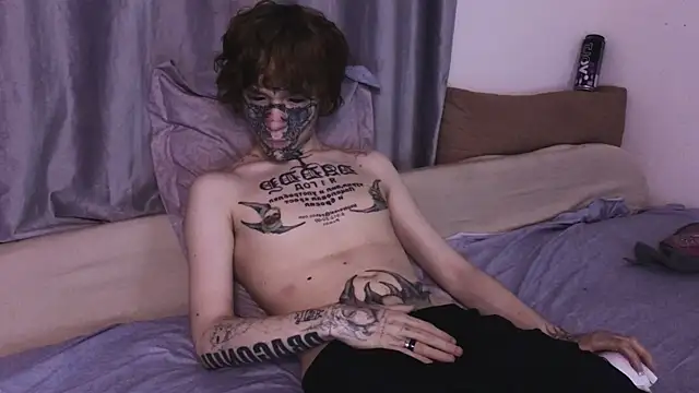 Emo___boy: διαδικτυακό σόου στην κάμερα