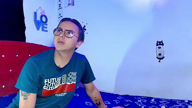 הופעת וובקאם של Husbands_Horny2_0