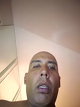 Mikeyjoe2840 Show in webcam