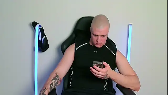 Show modela Bigbaald na web-kameri