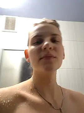 mooniekiss Chat XXX live