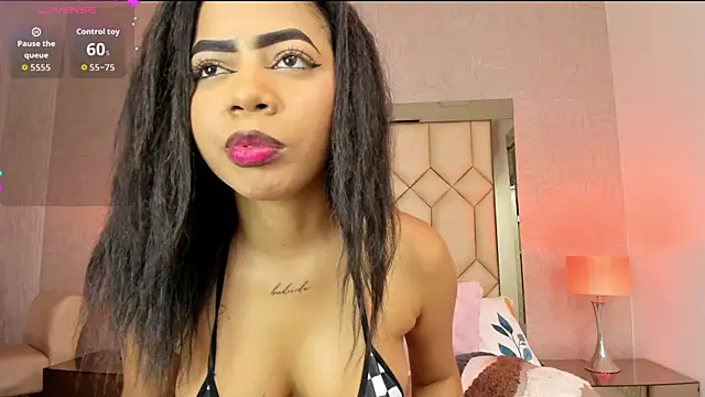 TyraKayne – Naživo XXX chat