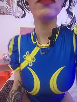 Pokazy przed kamerką – Cassie_Cage