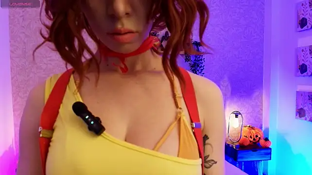 Cassie_Cage: онлайн-секс-чат