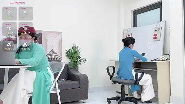 Mono-StewardessMysa 在線直播表演