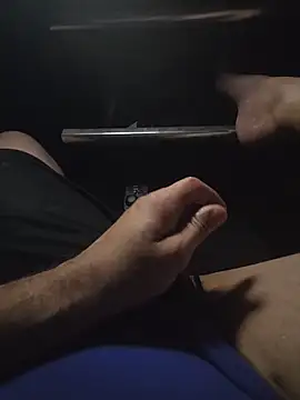 Pokazy przed kamerką – Don_cumseeMe