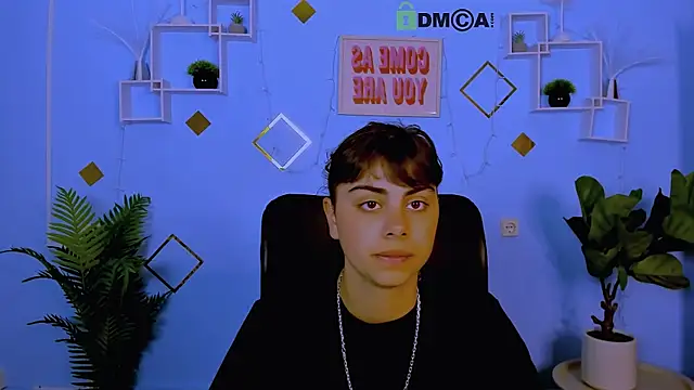 shadow_kiss_'s Live XXX Chat