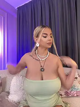PearlPlenty Webcam show
