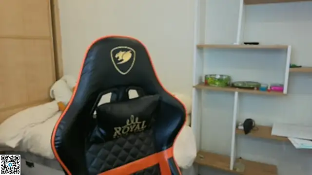 Emma_Velvet14's Live Chat Room