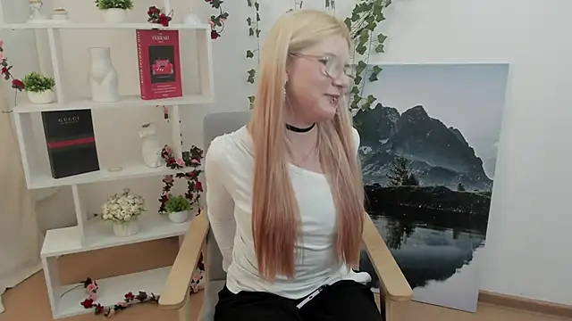 MavisBuzzo Chat XXX in diretta