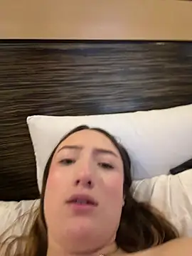 Valery_Salmonsn Webbikameraesitys