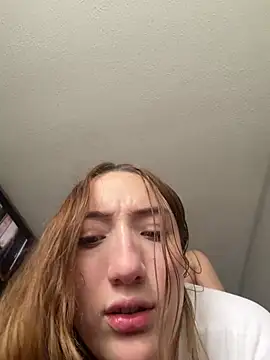 Valery_Salmonsn Webbikameraesitys