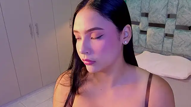 alisa_ousen's Webcam Show