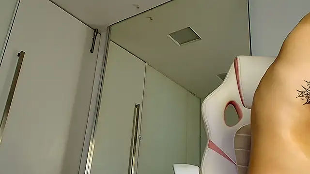 XXX chat uživo modela Sky_sparkle