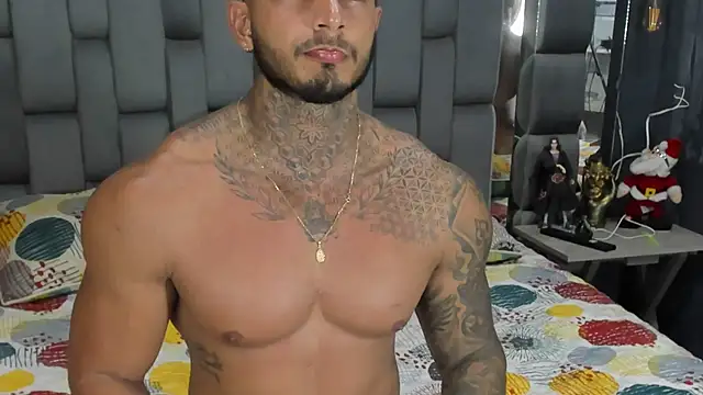 Show modela JackMclain na web-kameri