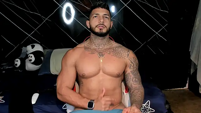 JackMclain Adlı Modelin Canlı XXX Sohbeti