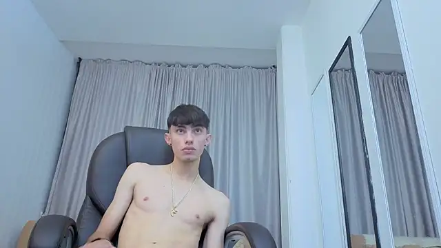 Caled_Saenz webcam show