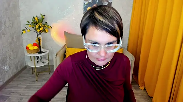 Chat +18 de MayaNoire ao vivo