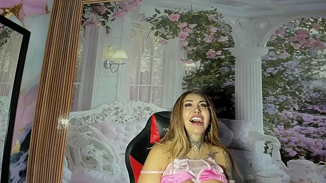 LaylaWatssonn Webbikameraesitys