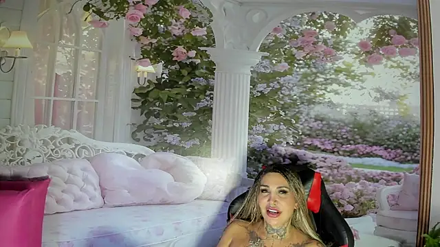 LaylaWatsson's Webcam Show
