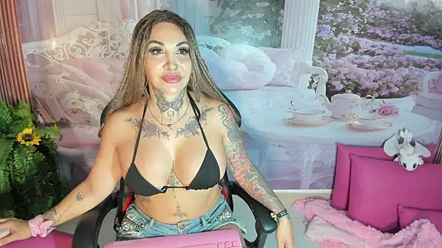 LaylaWatsson's Webcam Show