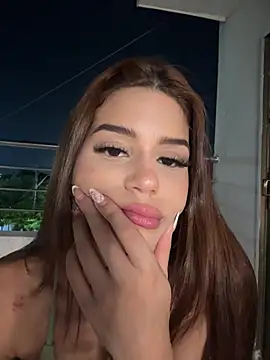 Chatroom XXX en direct de Laila_Tyler_