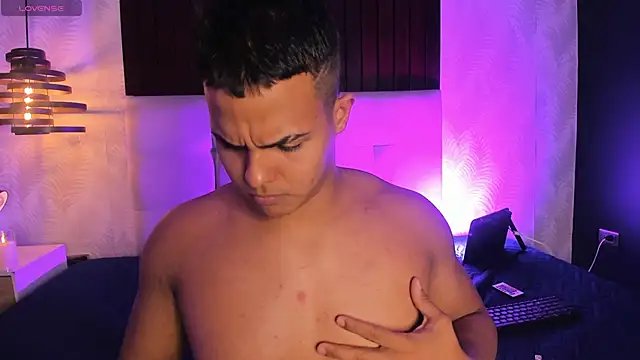 Alex_Kriz Show Webcam