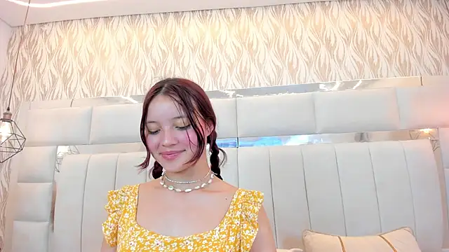 Aurora_bellamont Adlı Modelin Canlı XXX Sohbeti