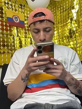 Dereck_Klain Show in webcam