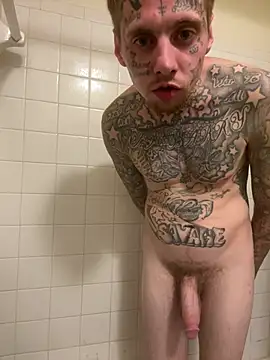 tattedupguy Show in webcam