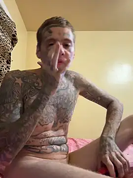 tattedupguyn Webbikameraesitys
