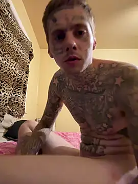 Pokazy przed kamerką – tattedupguy
