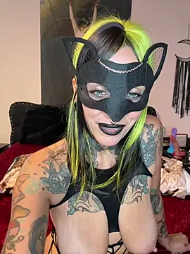 MaskedMamiXXX Show in webcam