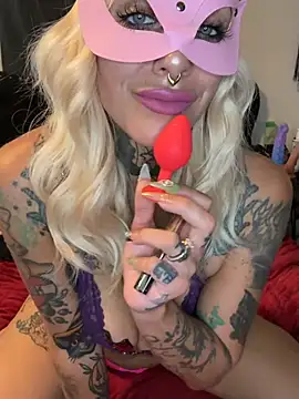 Show de MaskedMamiXXX na webcam