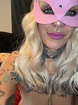 MaskedMamiXXX's Webcam Show