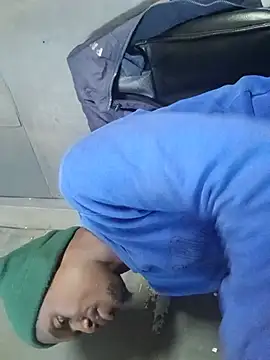Nicebigcock39: διαδικτυακό σόου στην κάμερα