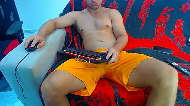 hugo_19cm webcam show