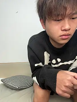 luo-77 网络视讯表演