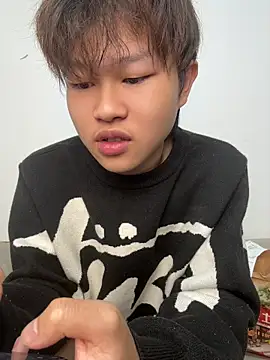 luo-77 在線直播表演