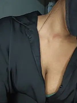 Cute-Ishita's Webcam Show