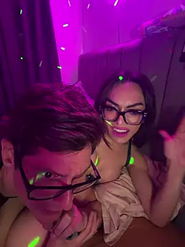 NaughtyAsian25 Show in webcam